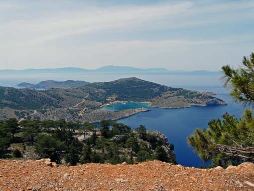 Wunderschne Bucht Panormitis in Griechenland